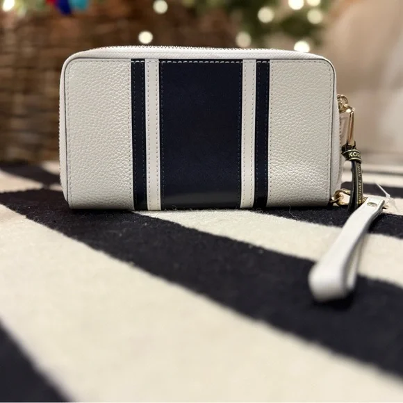 New with tags! Michael Kors Leather Smartphone Wristlet Wallet - Picture 2 of 4